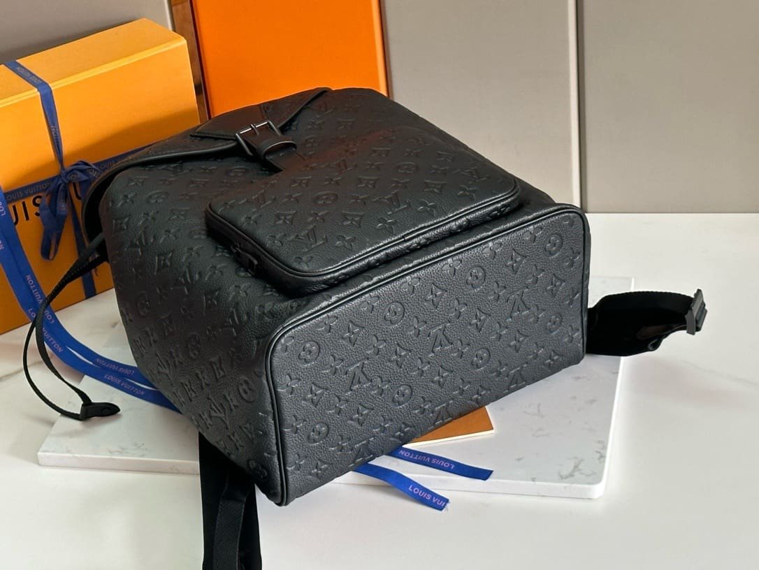 L0vis Vvtt0n M23127 Montsouris Backpack