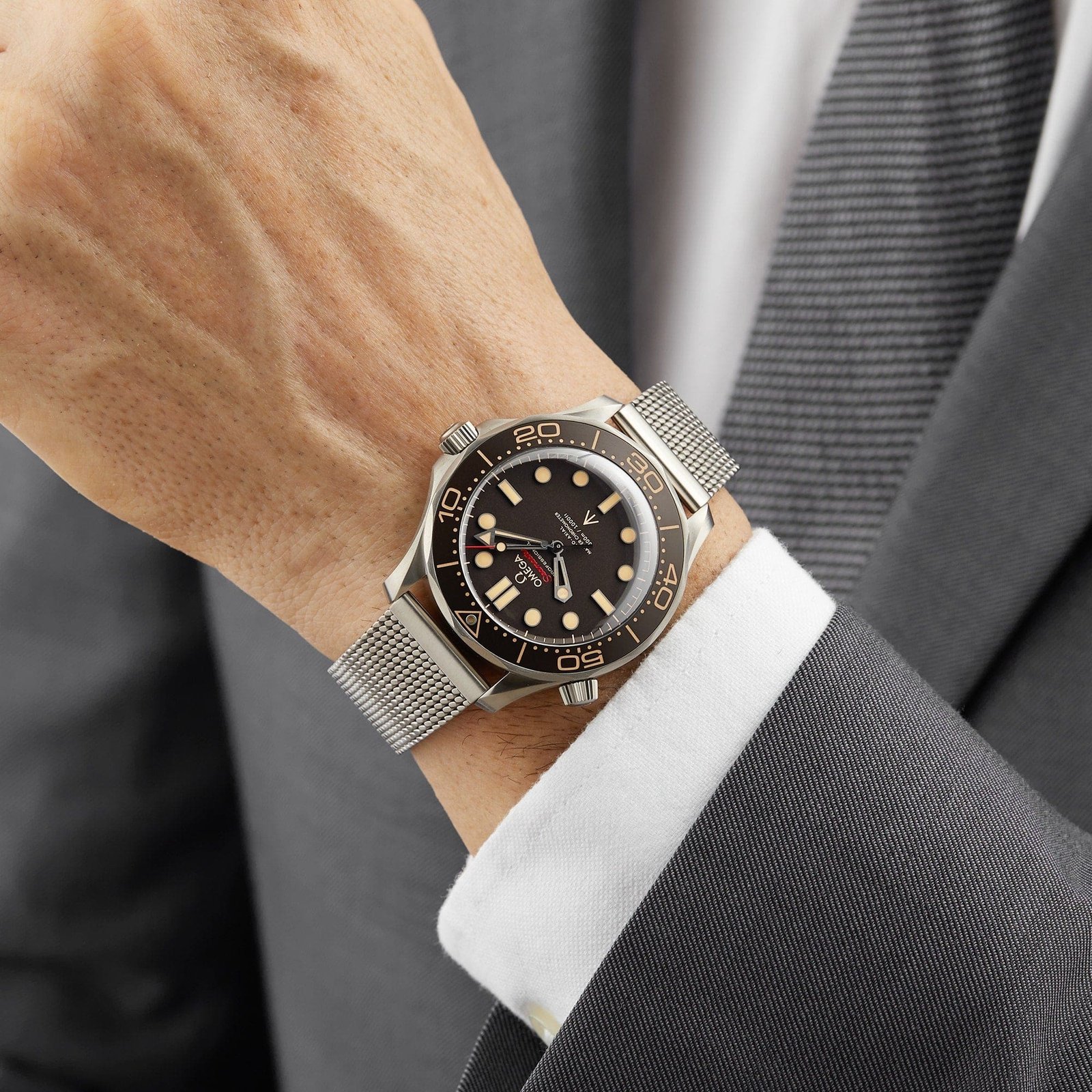 0me*ga Seamaster Diver 300M James Bond 007 Edition