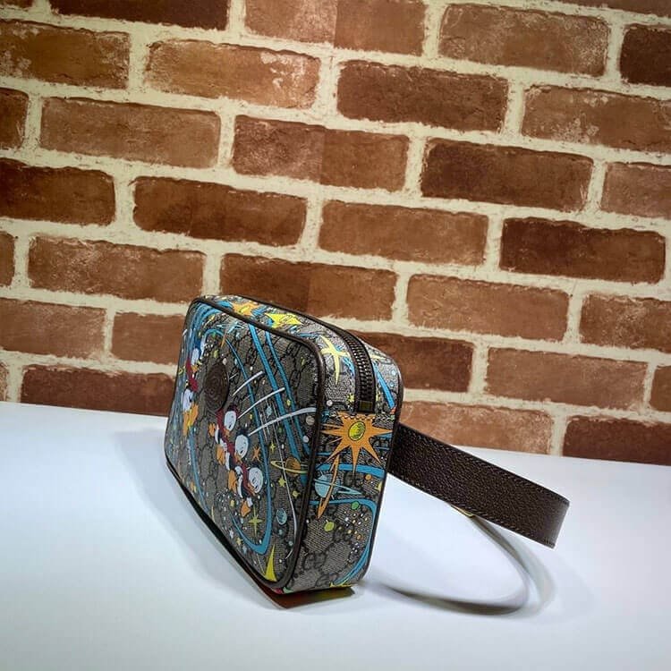 Gvc*1 Disney x Gvc*1 Donald Duck Print Belt Bag