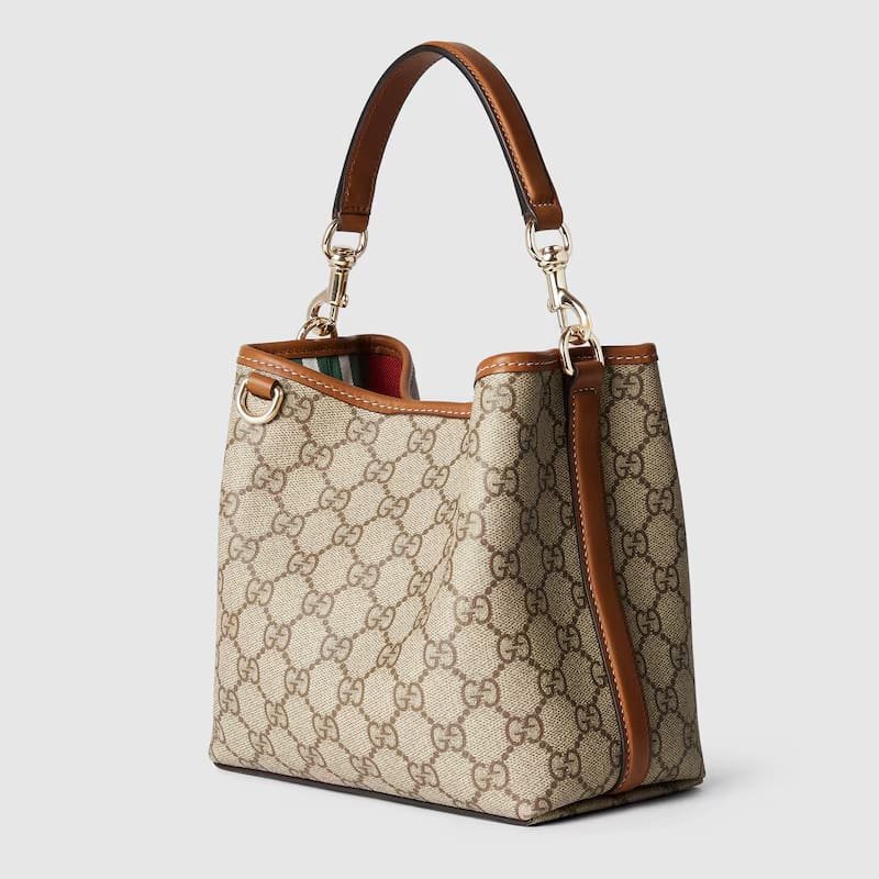 Gvc*1 GG Emblem mini bucket bag