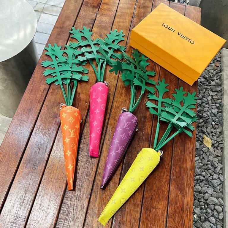 L0vis Vvtt0n Carrot pouch M80851