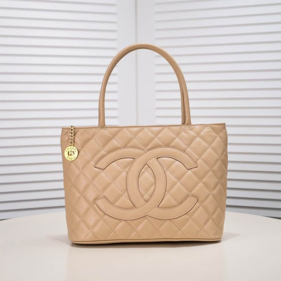 Ch**el Medallion tote bag