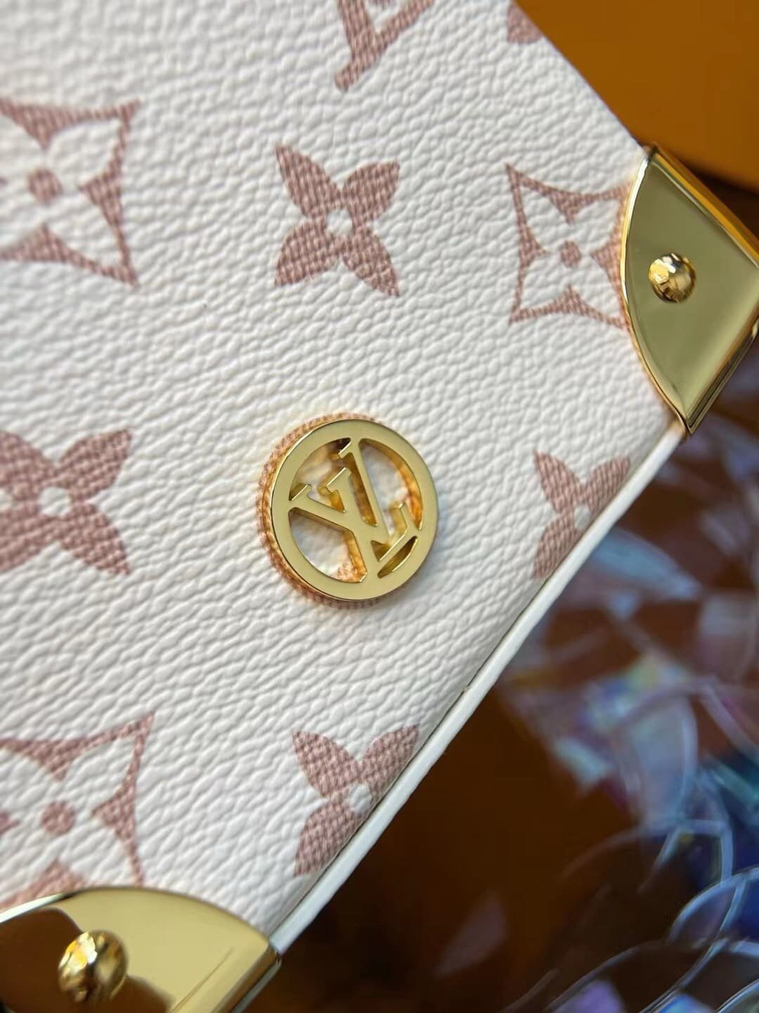 L0vis Vvtt0n M83227 NOÉ PURSE LV CHARMS handbags