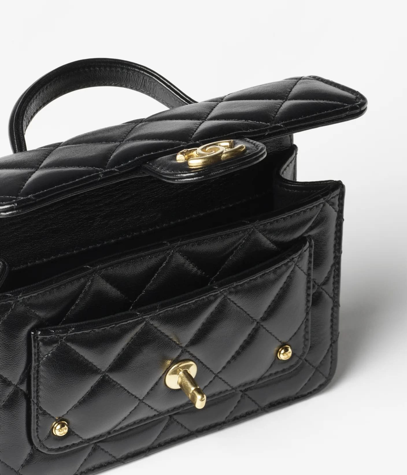 Ch**el Clutch with chain