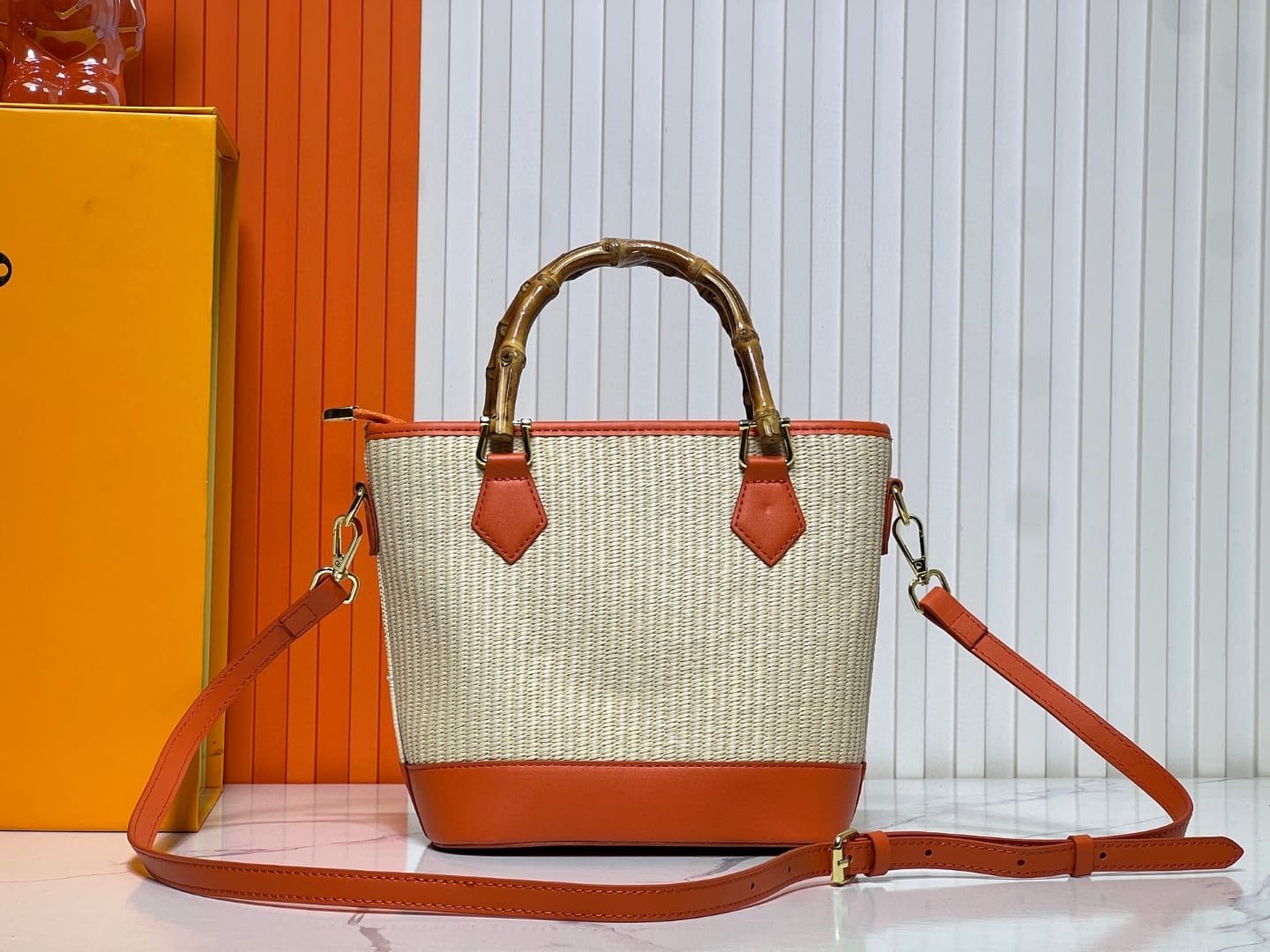 L0vis Vvtt0n Raffia Petit Bucket Tote