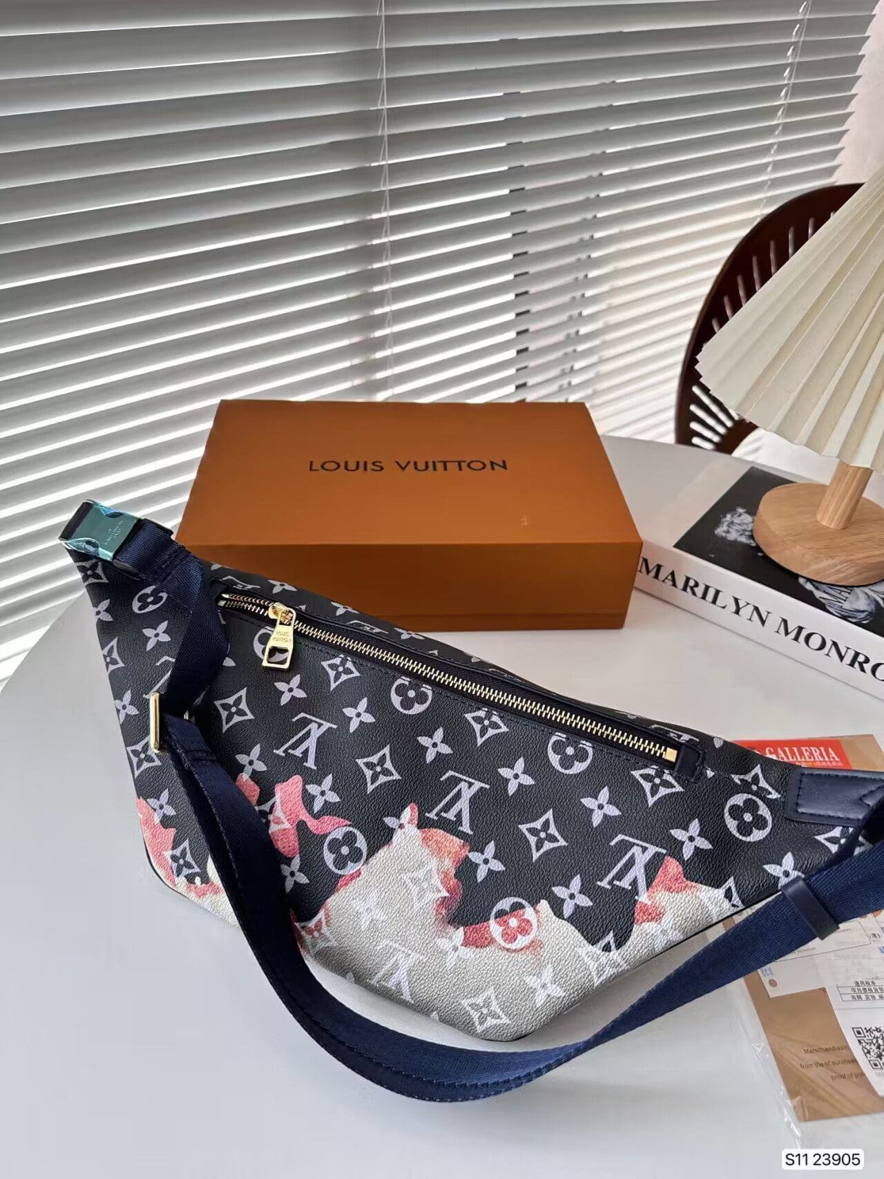 L0vis Vvtt0n Discovery Bumbag PM M23905