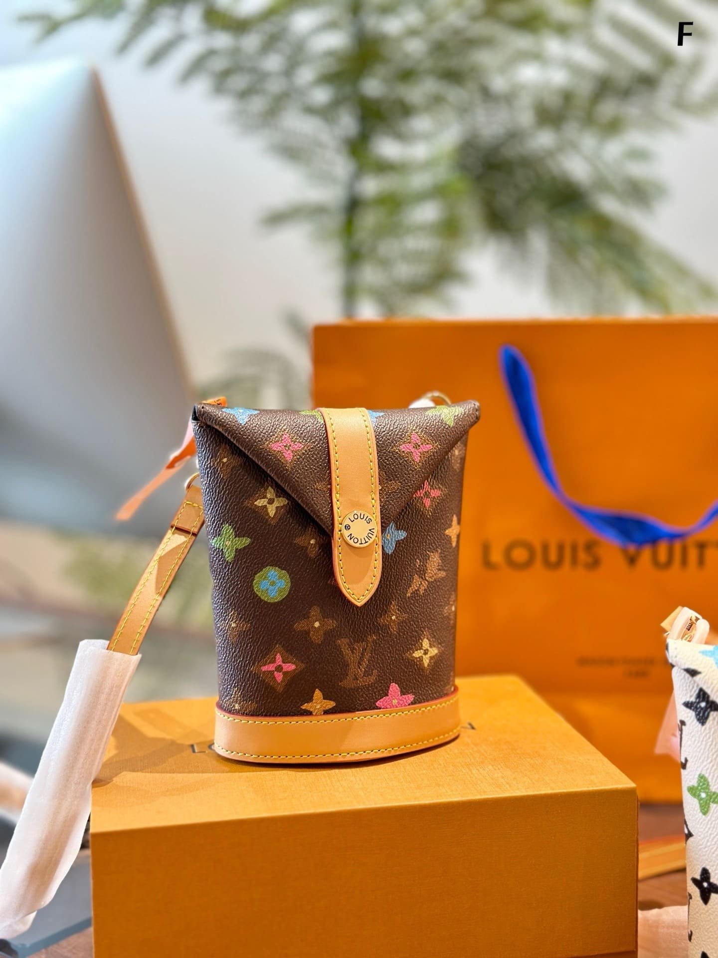 L0vis Vvtt0n M83344 Envelope Pouch