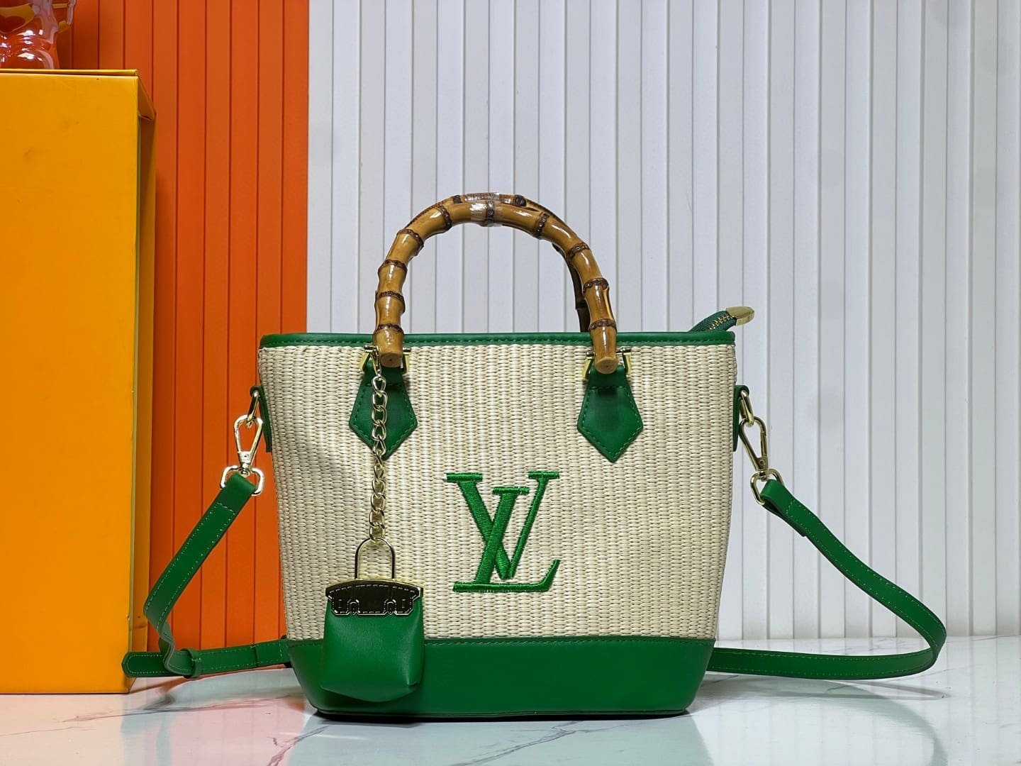 L0vis Vvtt0n Raffia Petit Bucket Tote