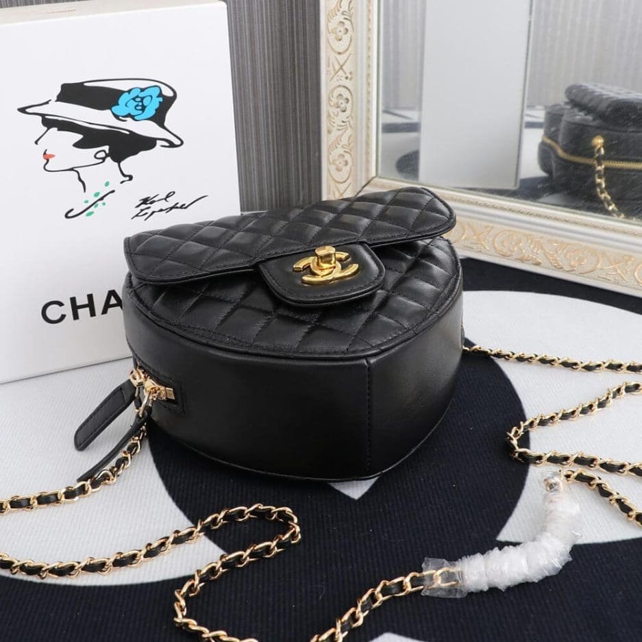 Ch**el 22s Heart Bag AS3191