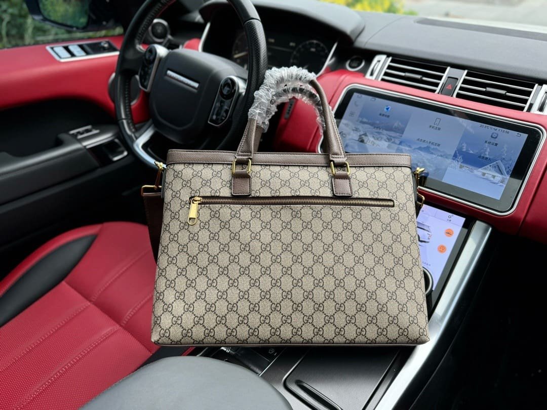 Gvc*1 briefcase