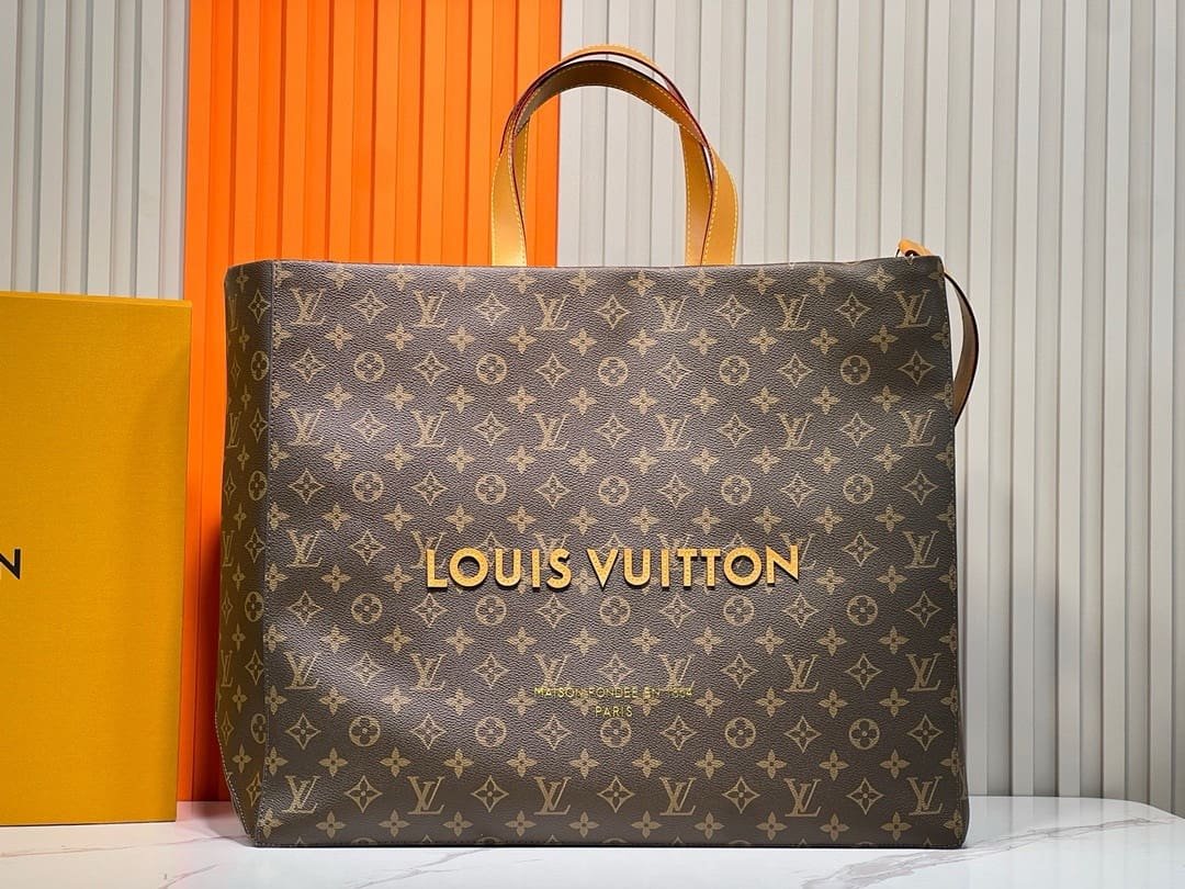 L0vis Vvtt0n Shopper Medium