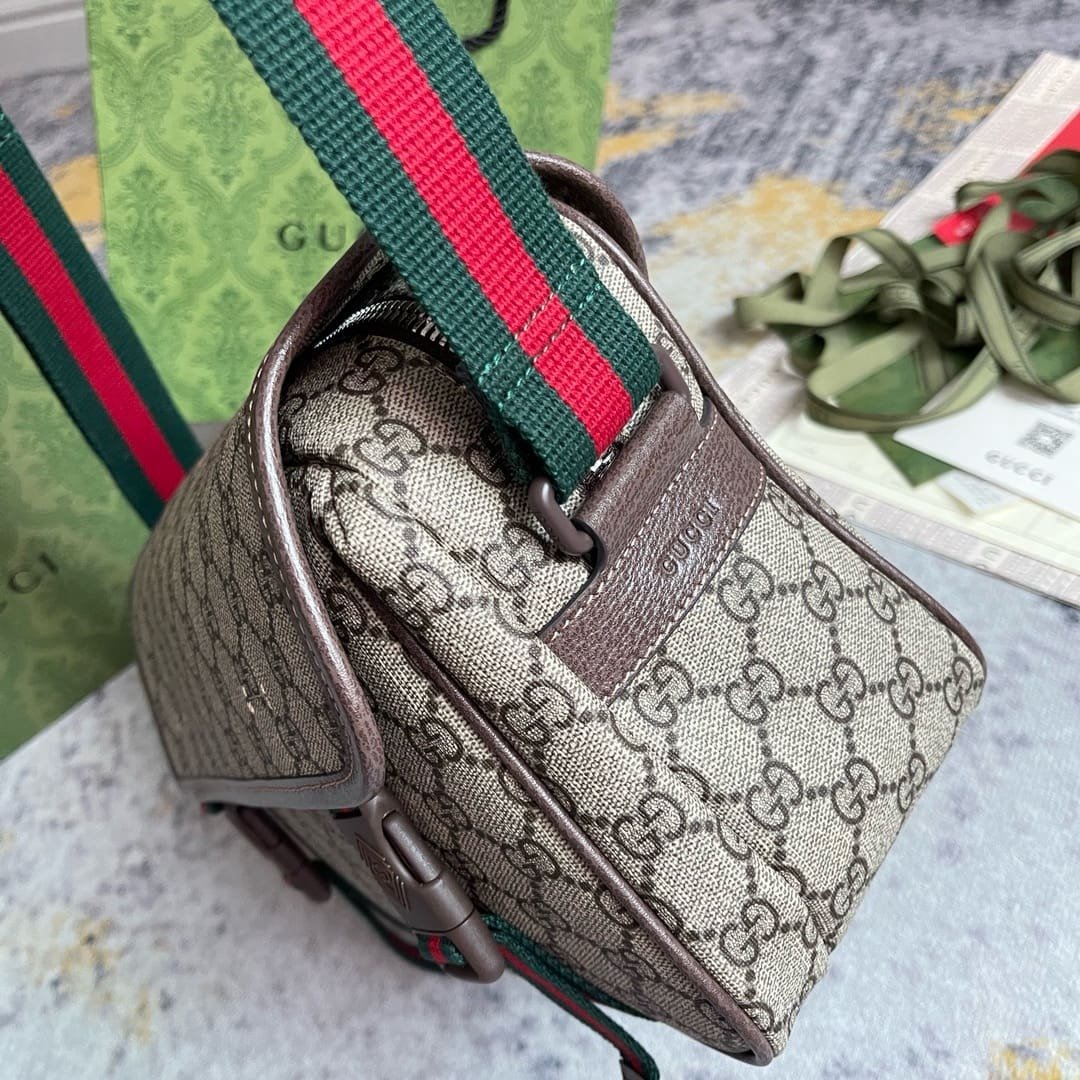 Gvc*1 MESSENGER BAG