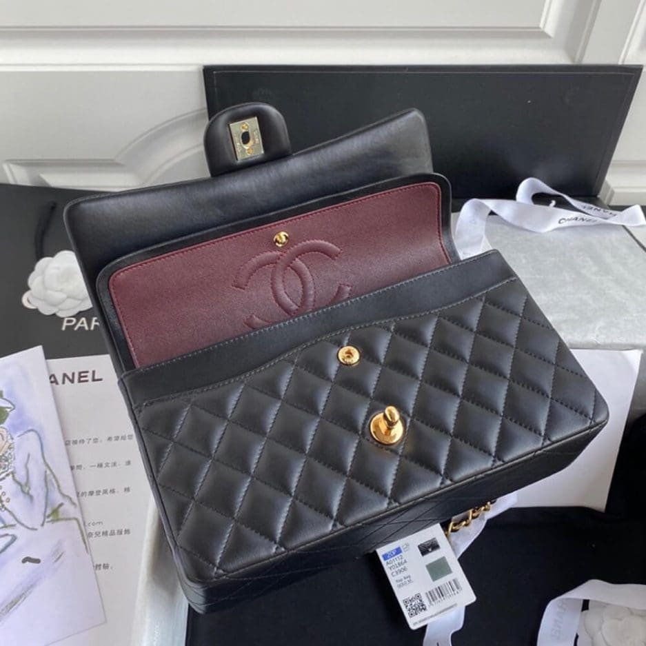 Ch**el CLASSIC HANDBAG Lambskin & Gold Metal