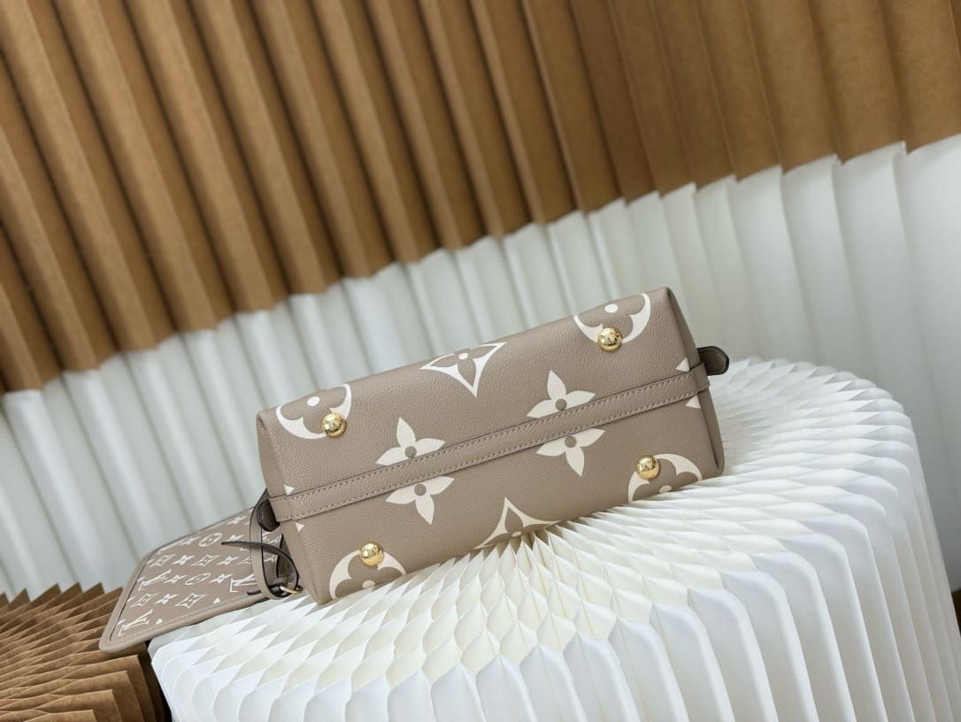 L0vis Vvtt0n M47180 CarryAll PM
