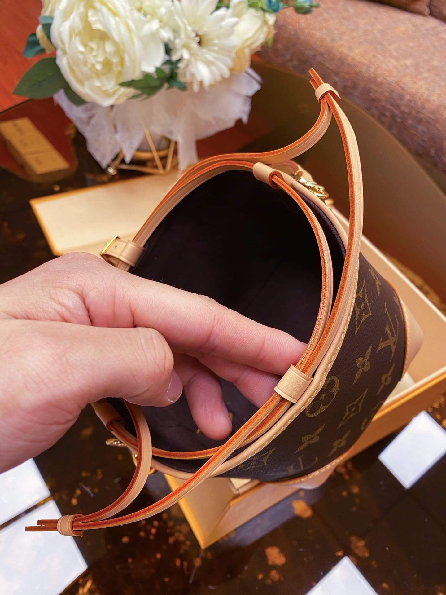 L0vis Vvtt0n M57099 Mini Bucket Bag