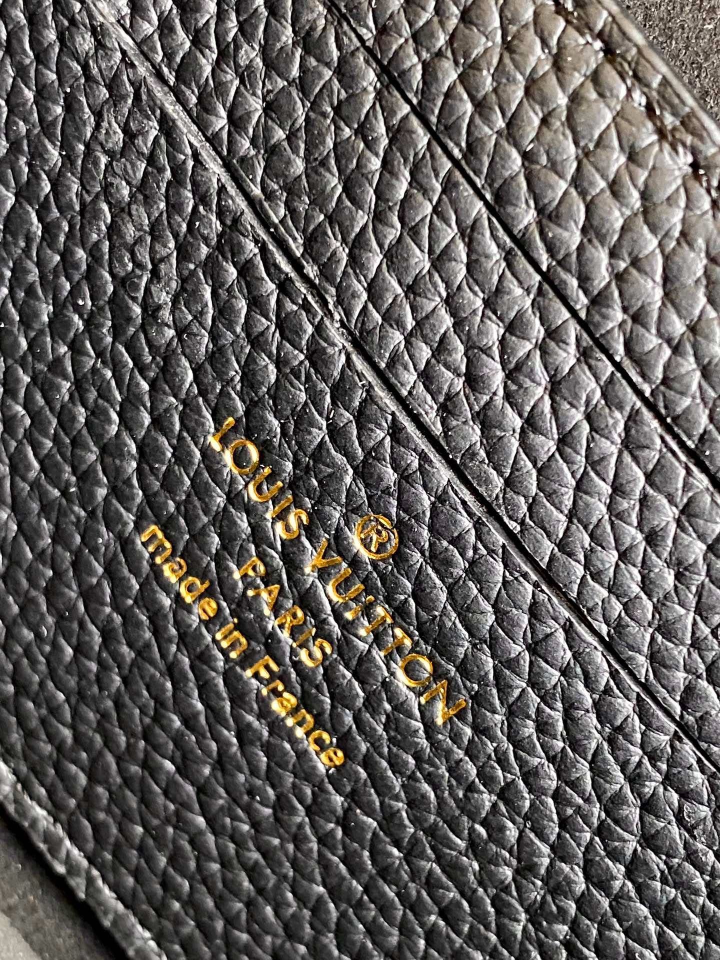 L0vis Vvtt0n M46919 Wallet On Chain Lily