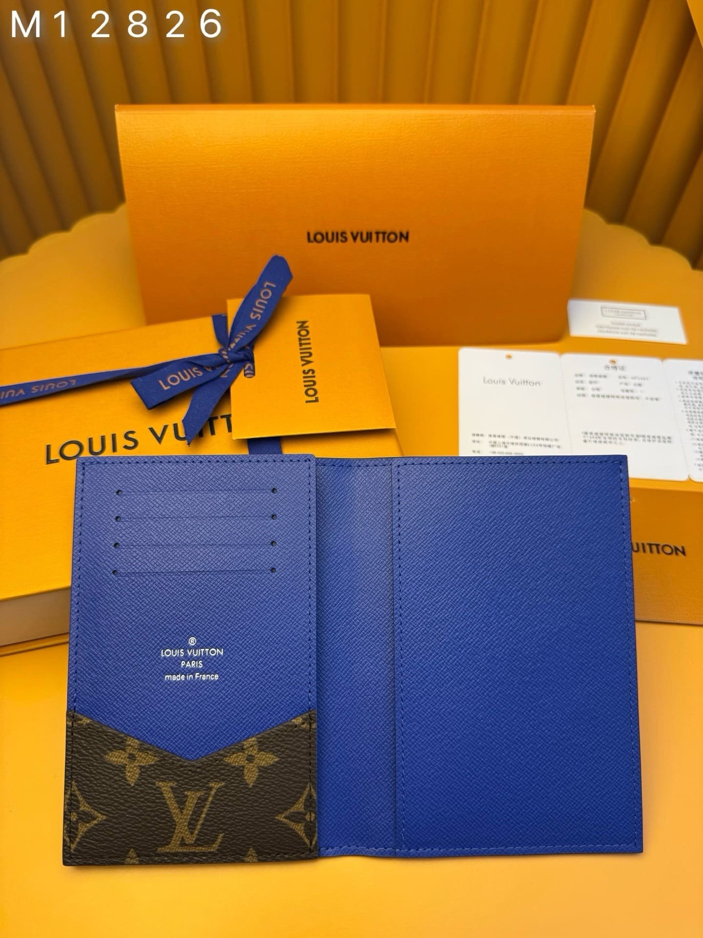 L0vis Vvtt0n M12826 Passport Cover