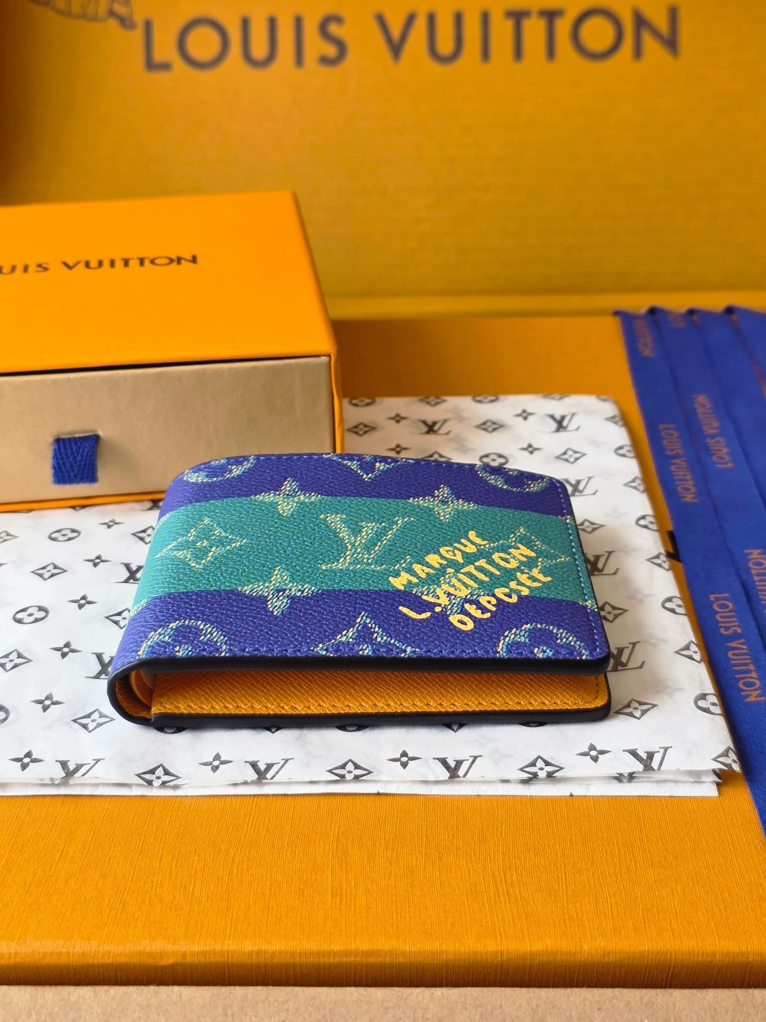L0vis Vvtt0n M25795 Slender Wallet