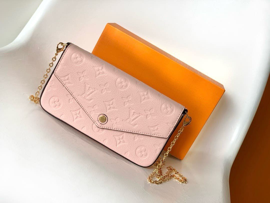 L0vis Vvtt0n M82608 Félicie Pochette