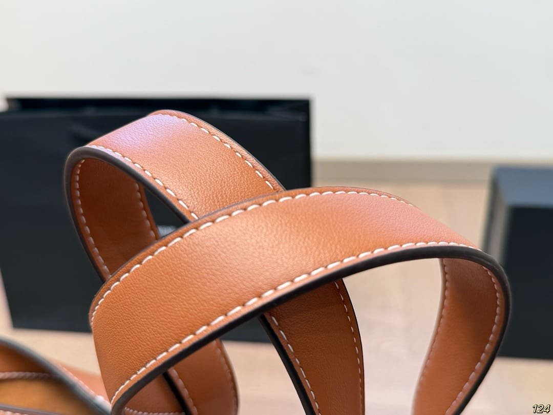 Sa1nt Lau*nt Y TOTE IN LEATHER