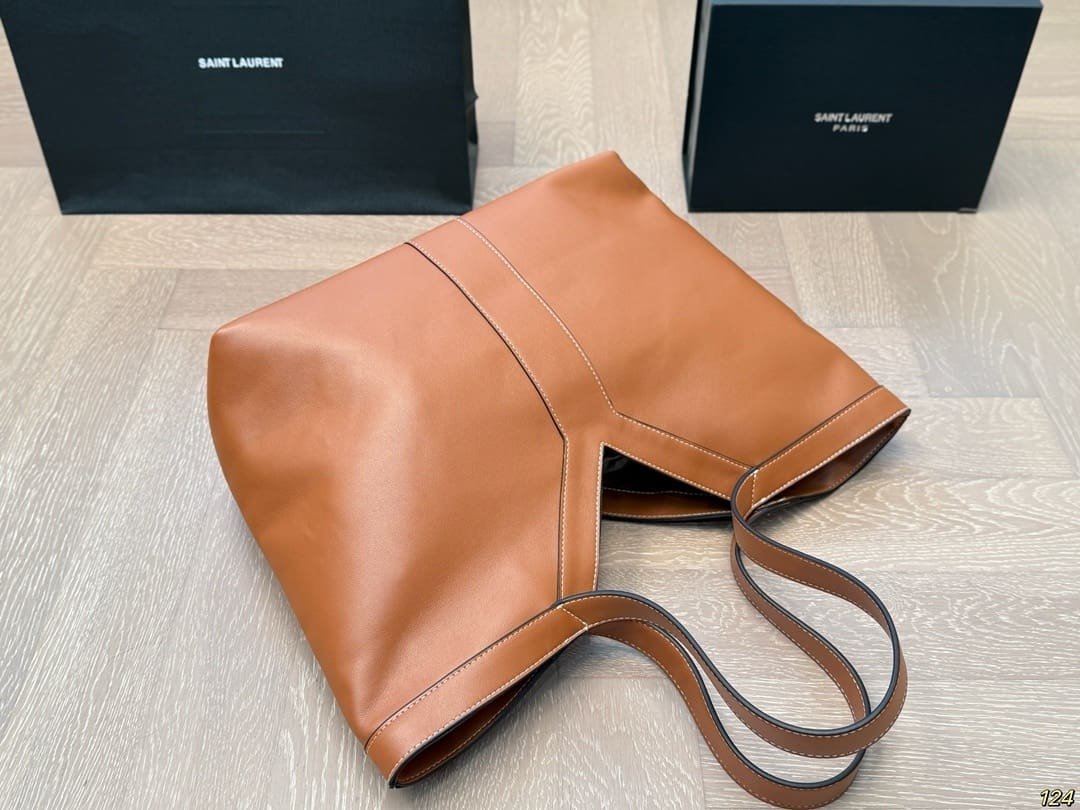Sa1nt Lau*nt Y TOTE IN LEATHER