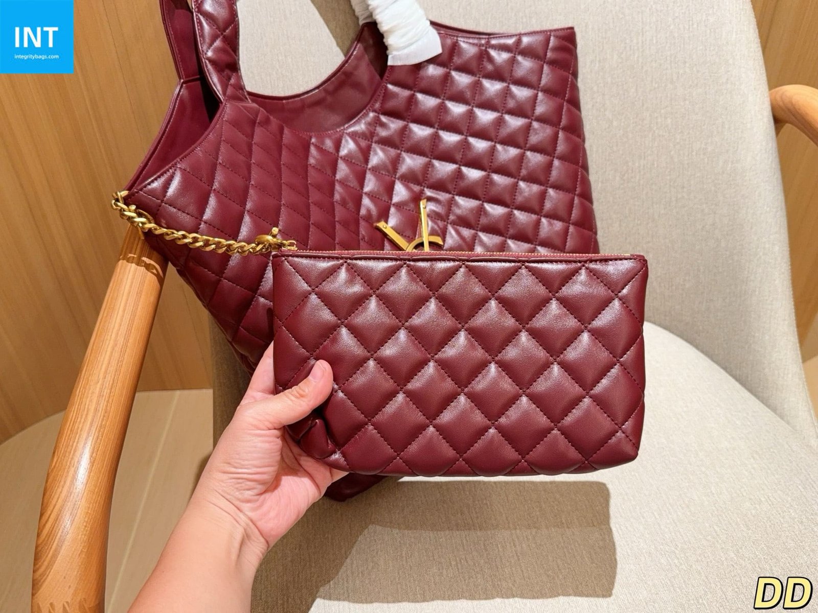 Sa1nt Lau*nt ICARE in quilted nappa