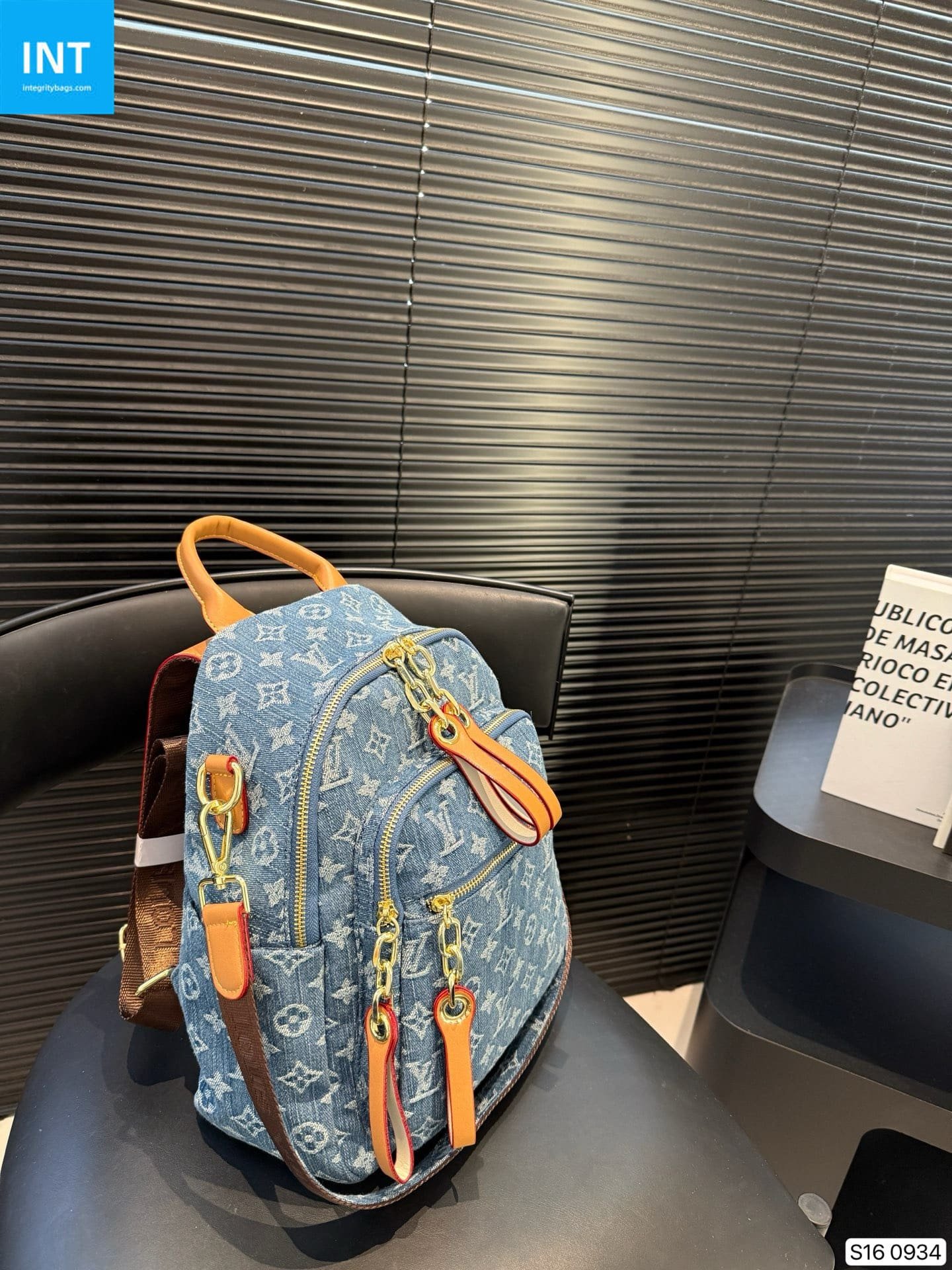 L0vis Vvtt0n backpack