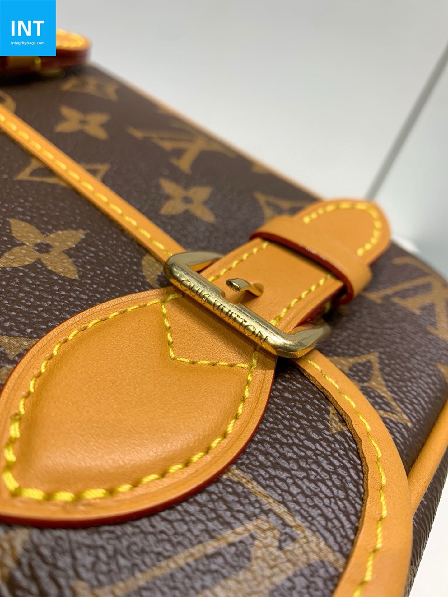 L0vis Vvtt0n M26805 SATCHEL mini handbag