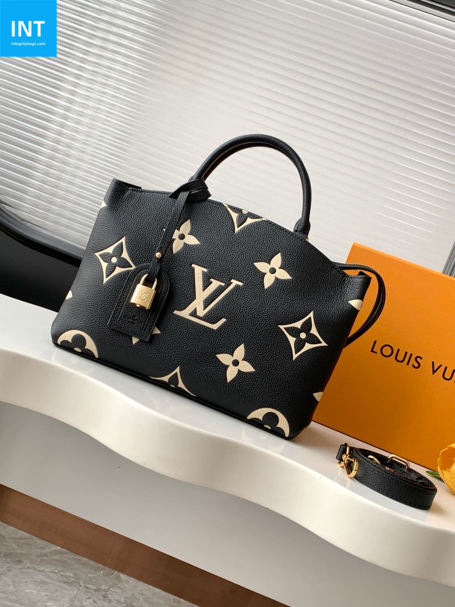 L0vis Vvtt0n M58913 Petit Palais