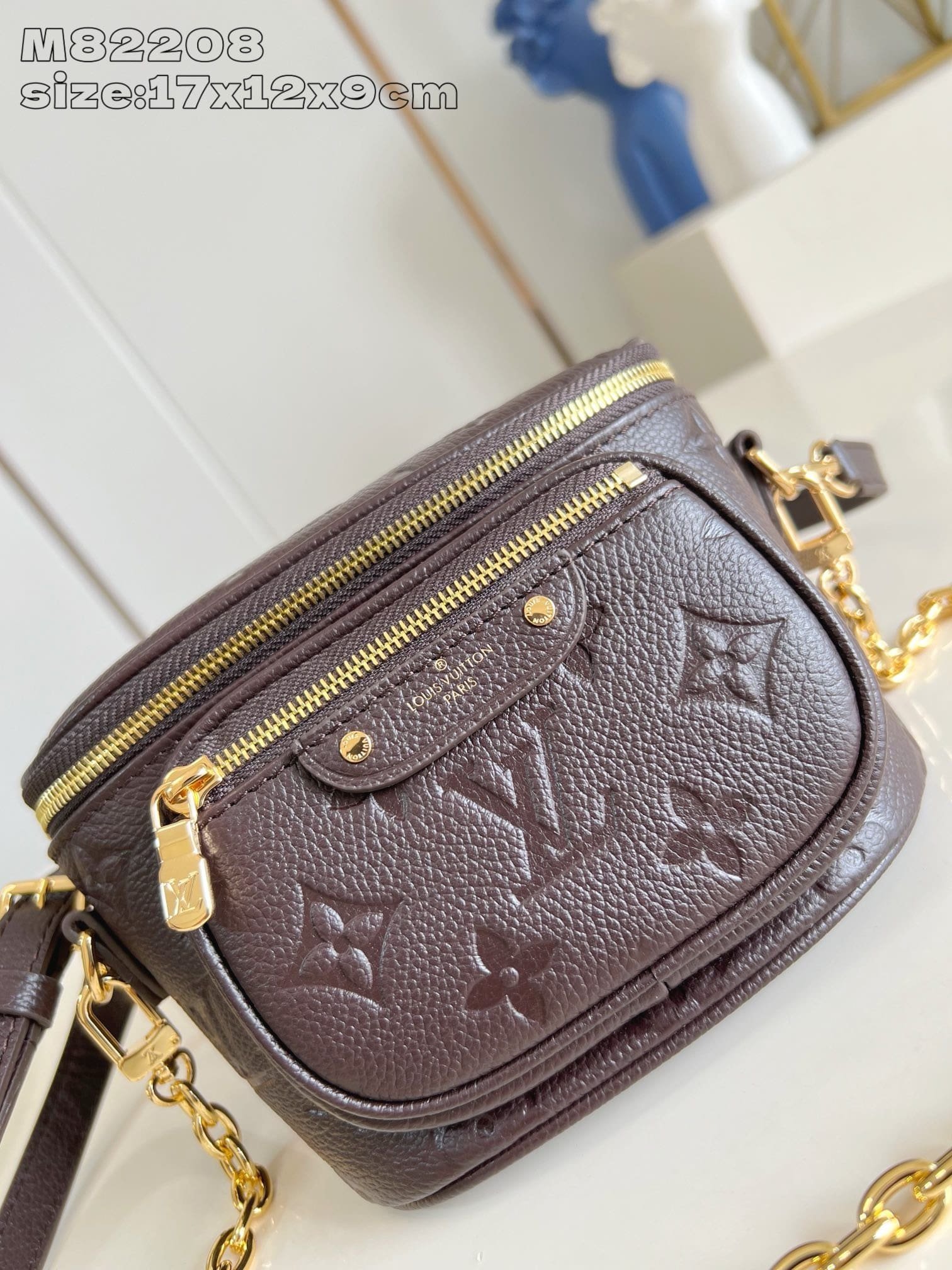 L0vis Vvtt0n M13827 Mini Bumbag