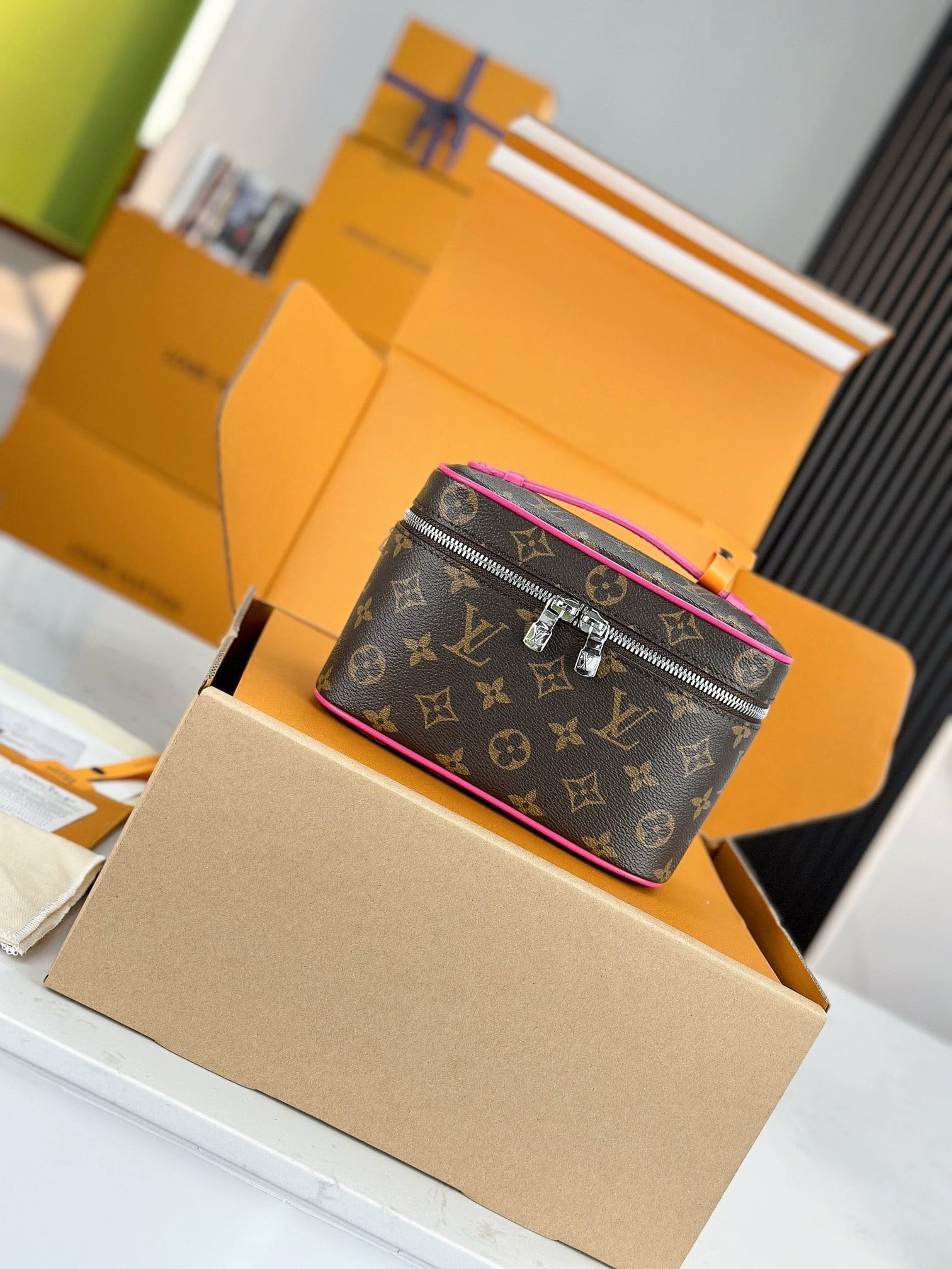 L0vis Vvtt0n M12650 Nice Mini