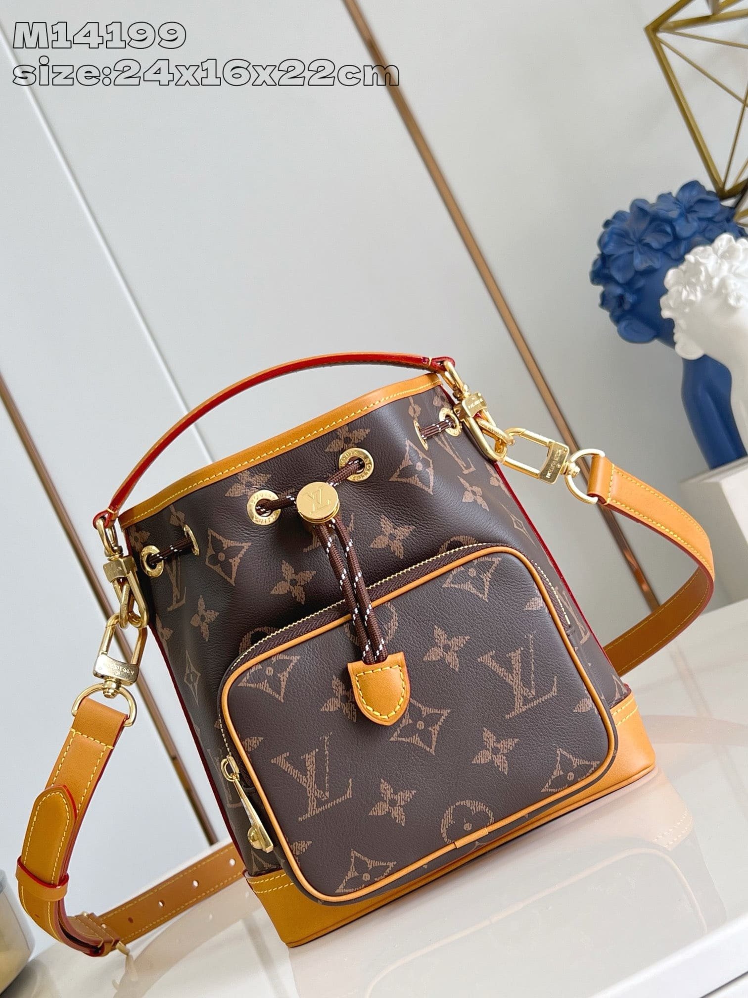 L0vis Vvtt0n M14199 NOÉ CARGO BAG