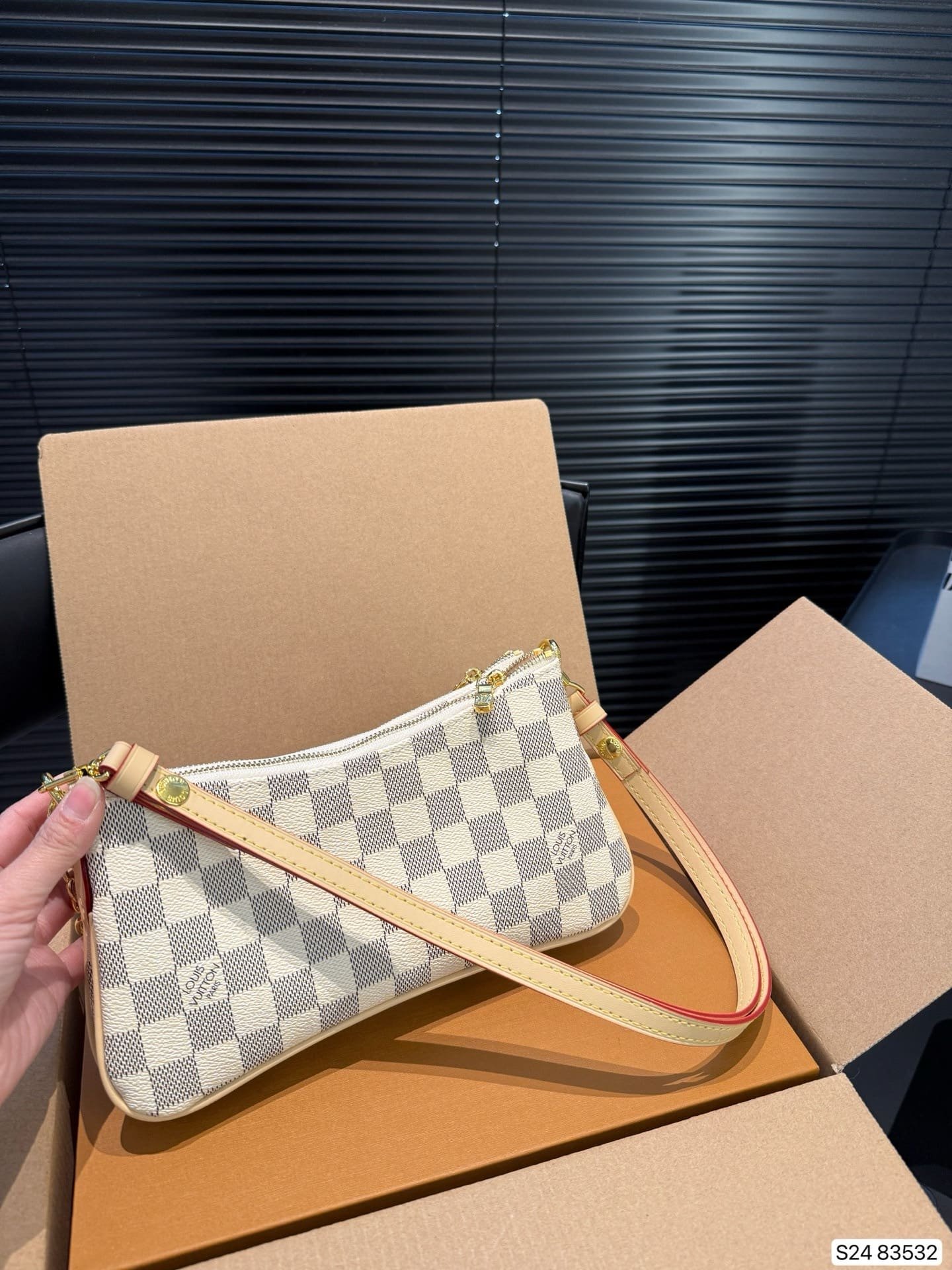 L0vis Vvtt0n N00228 Liv Pochette