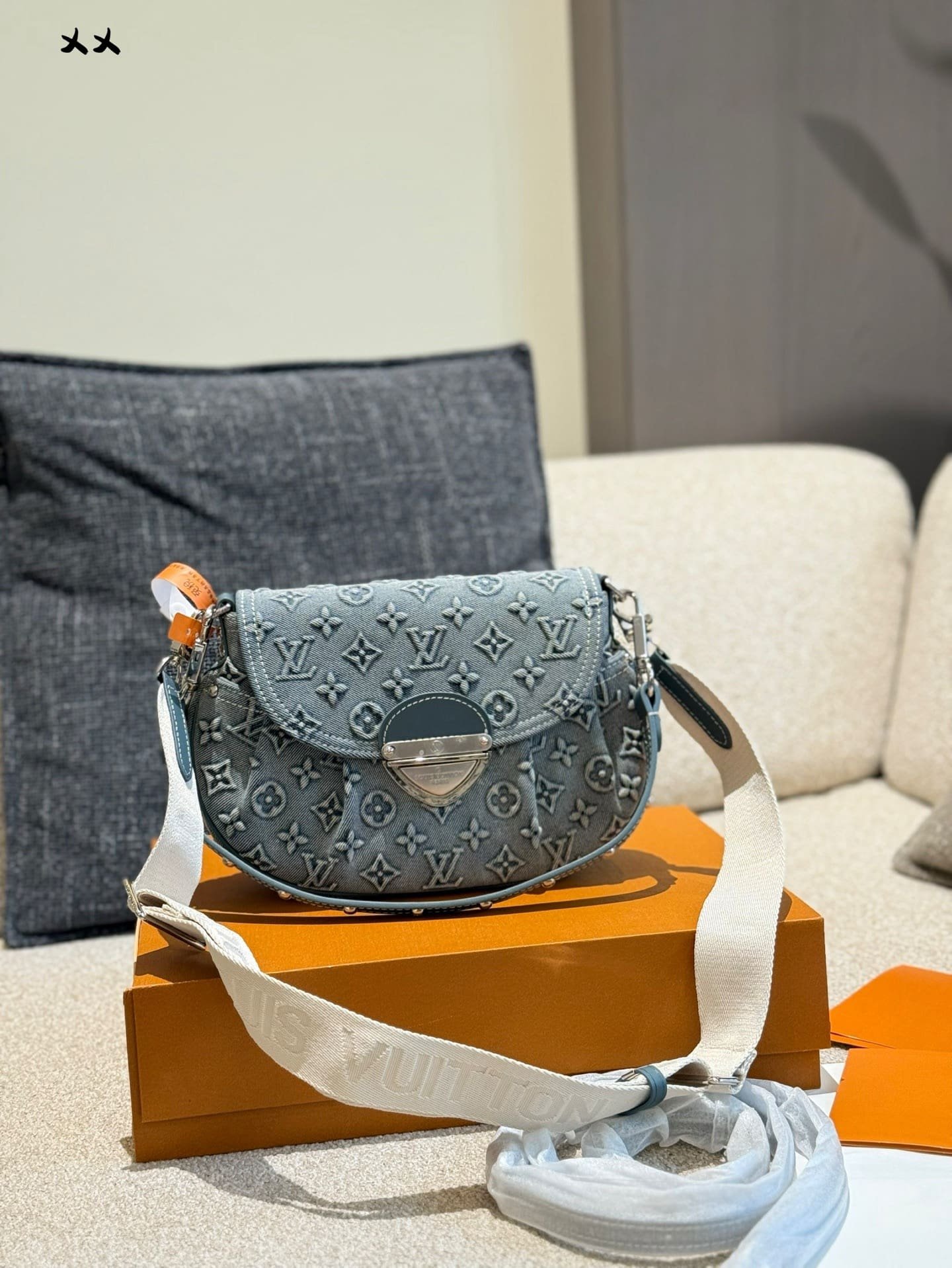 L0vis Vvtt0n denim bag