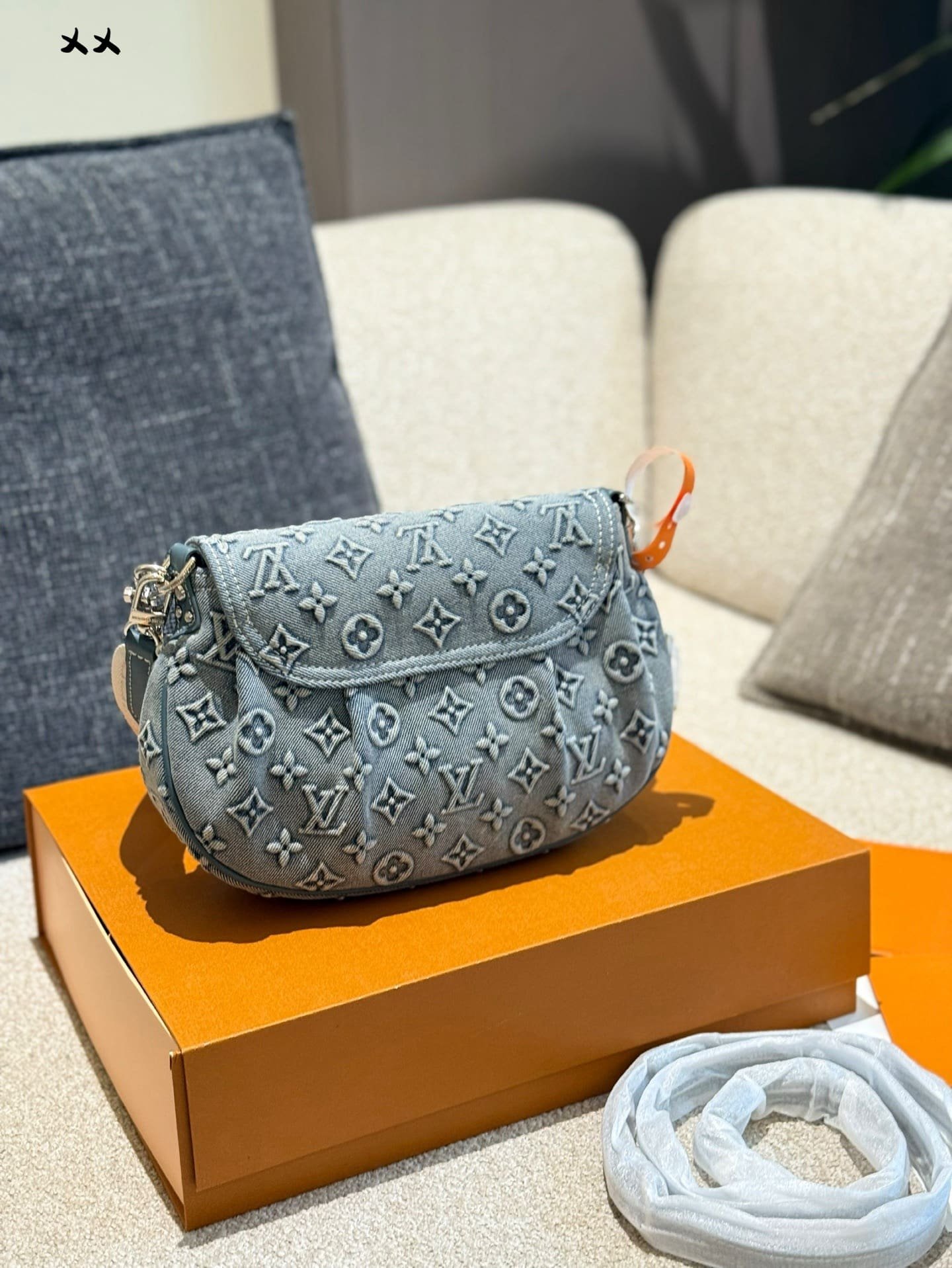 L0vis Vvtt0n denim bag