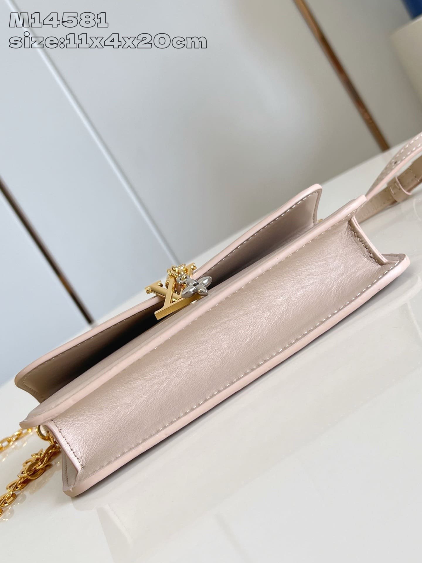 L0vis Vvtt0n M14581 Wallet On Chain LV Bloom