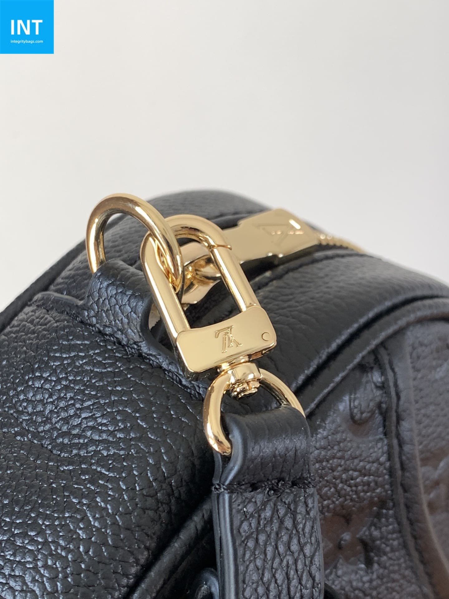 L0vis Vvtt0n M25518 Tiny Camera Bag
