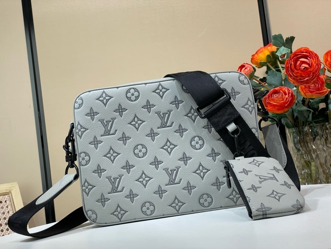 L0vis Vvtt0n M46603 Trio Messenger