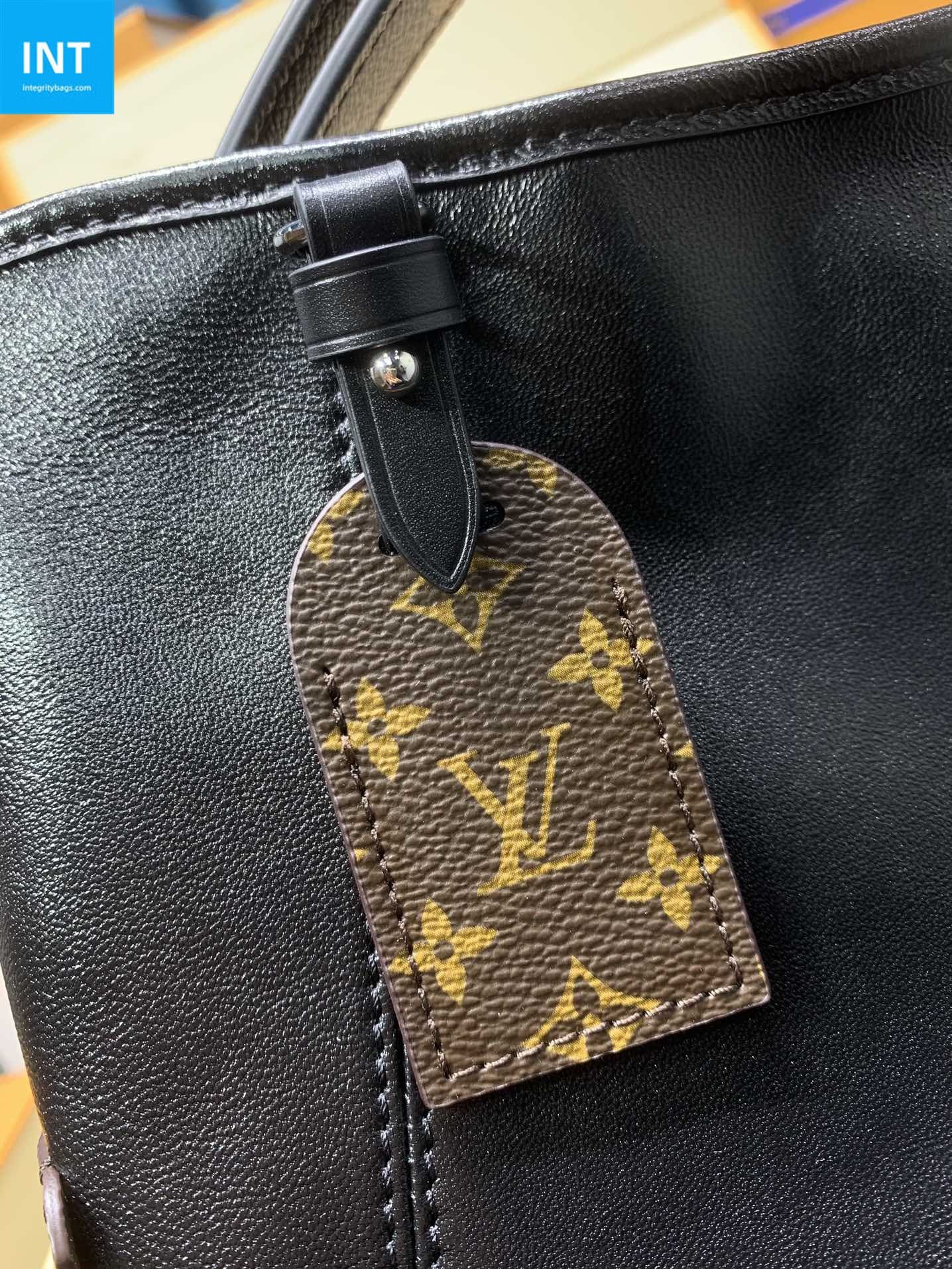 L0vis Vvtt0n M28160 CarryAll East West