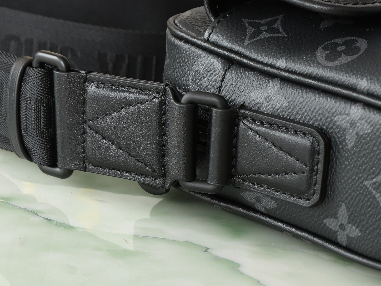 L0vis Vvtt0n M12518 Getaway Messenger
