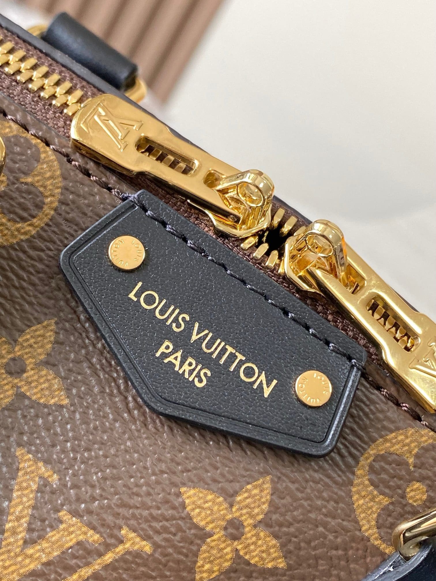 L0vis Vvtt0n M26181 Speedy Trunk 25