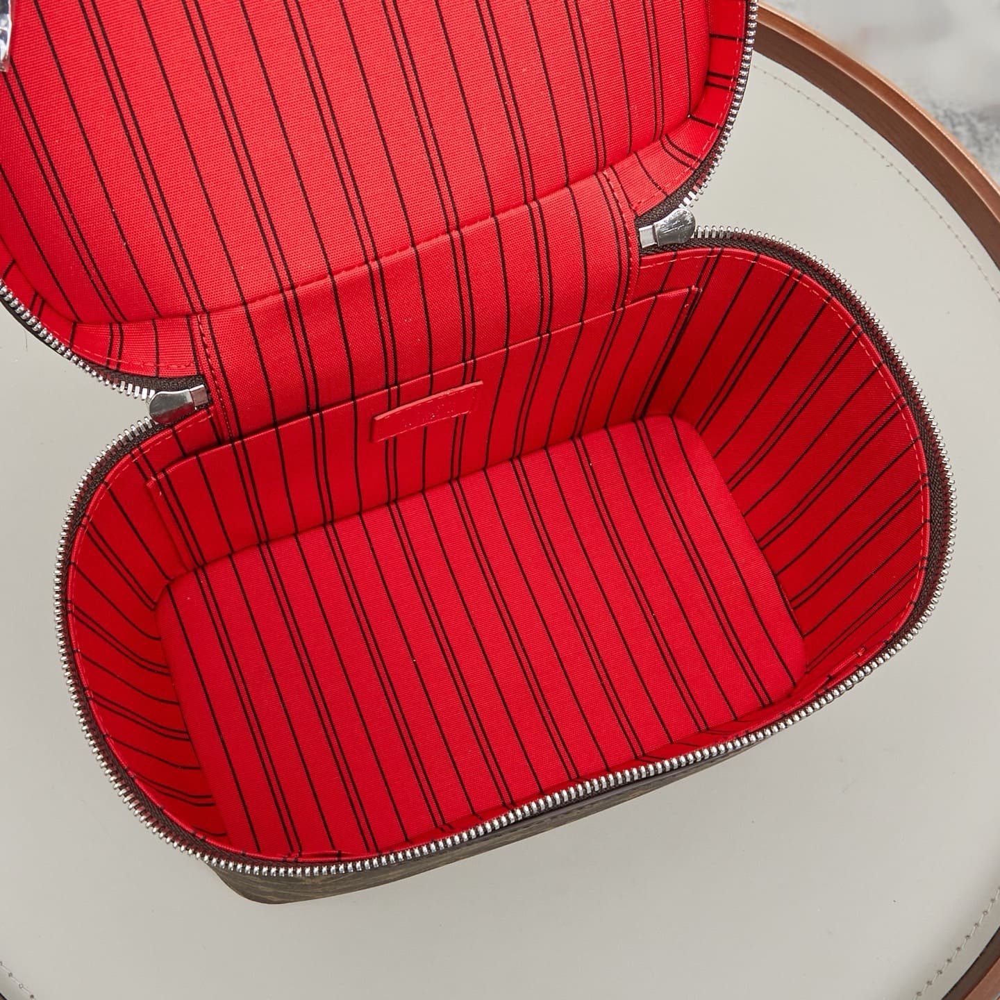 L0vis Vvtt0n M12671 Nice BB