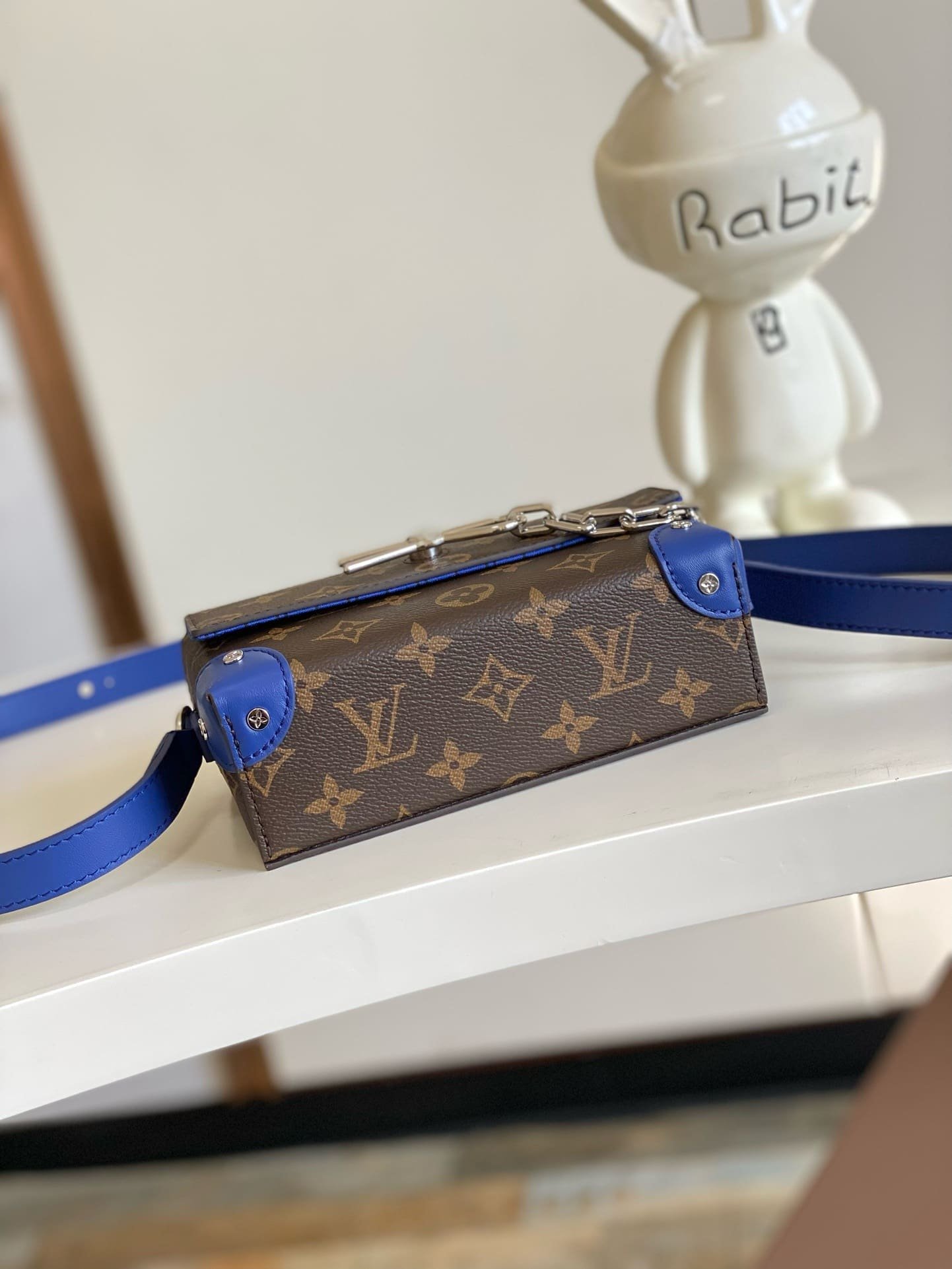 L0vis Vvtt0n M12810 Steamer Wearable Wallet