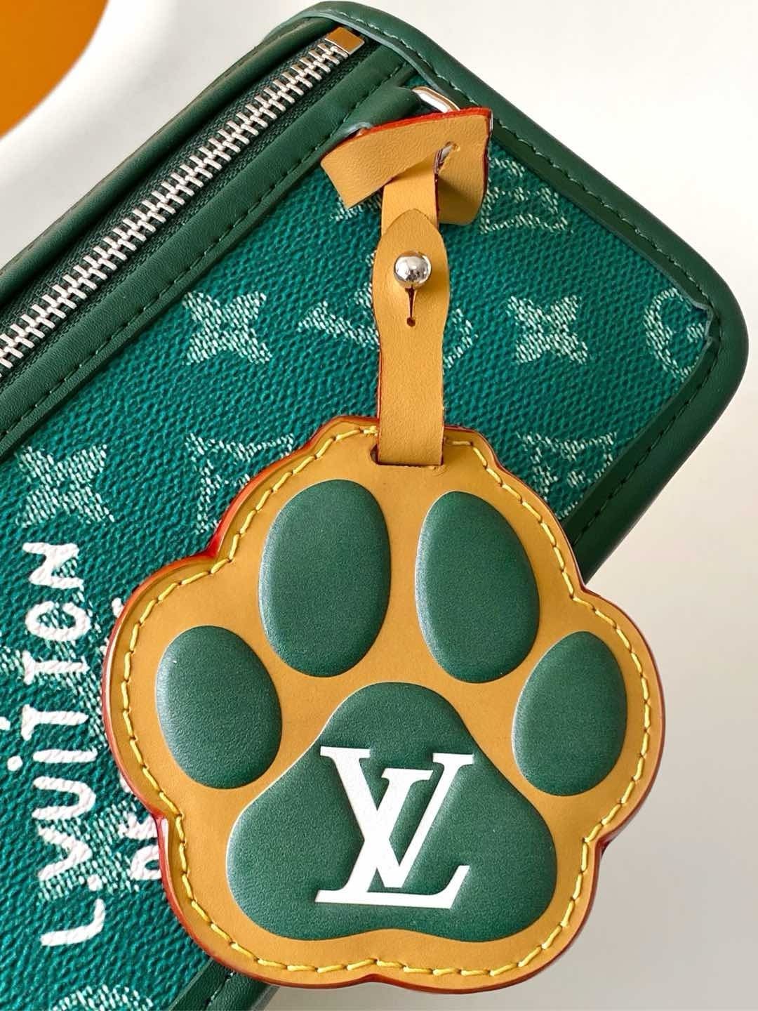 L0vis Vvtt0n M12637 Bosphore Wearable Wallet