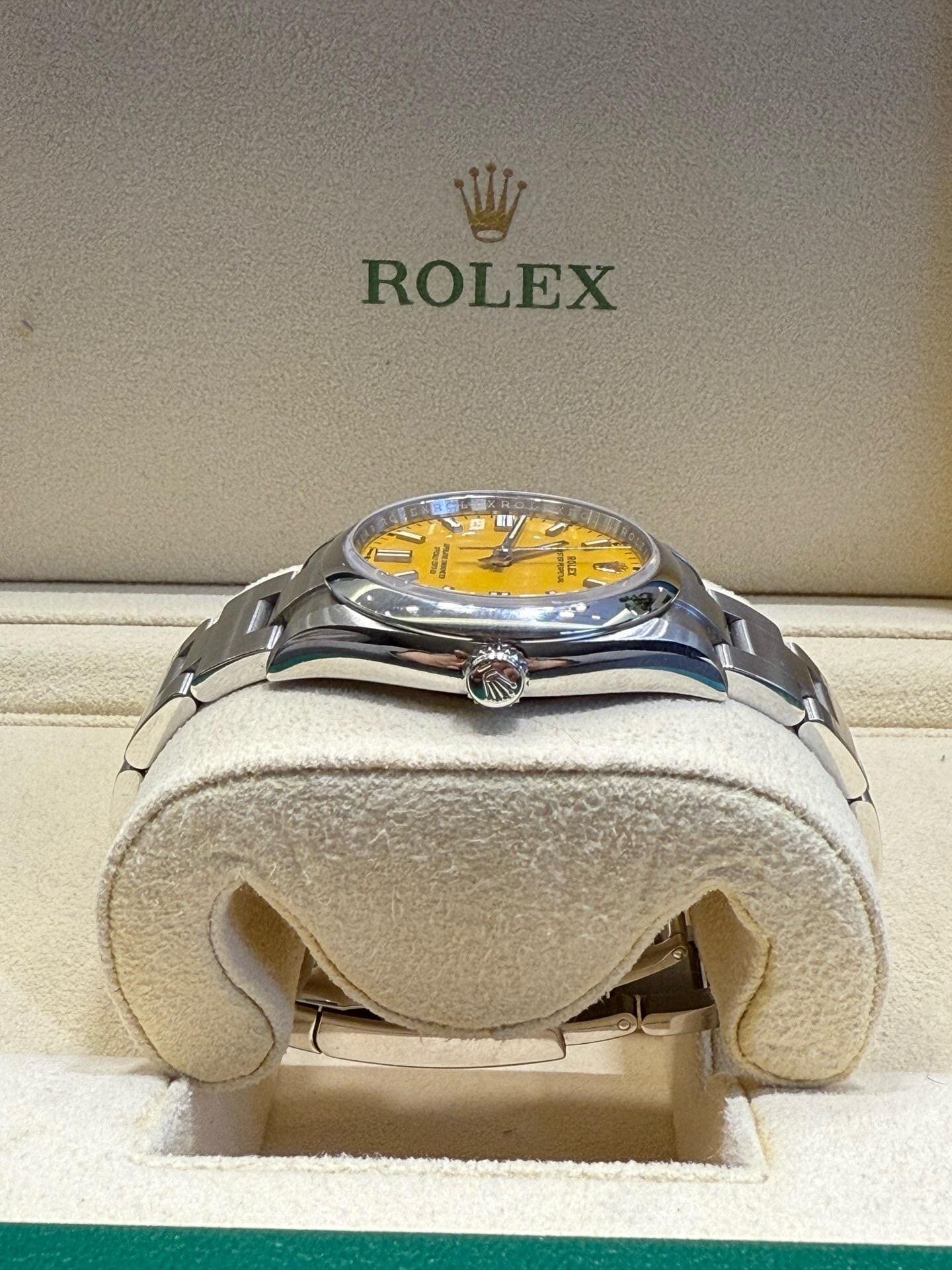 R01ex Oyster Perpetual 36 126000 Stainless Steel Yellow Dial