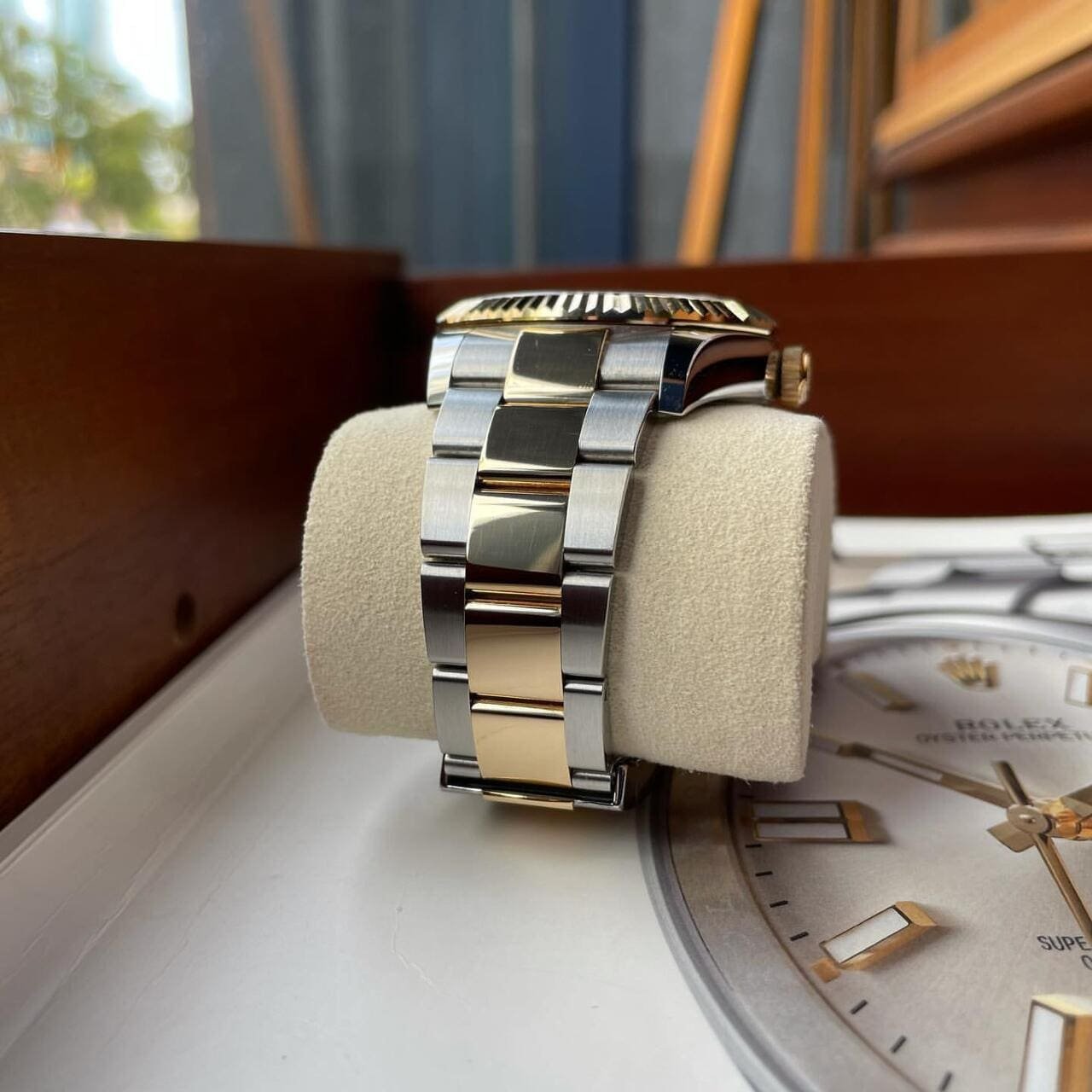 R01ex Sky-Dweller 326933 Stainless Steel Yellow Gold White Dial (2022)