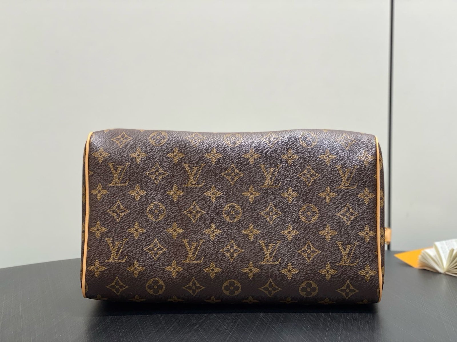 L0vis Vvtt0n M15107 Speedy Soft 30 Lucky