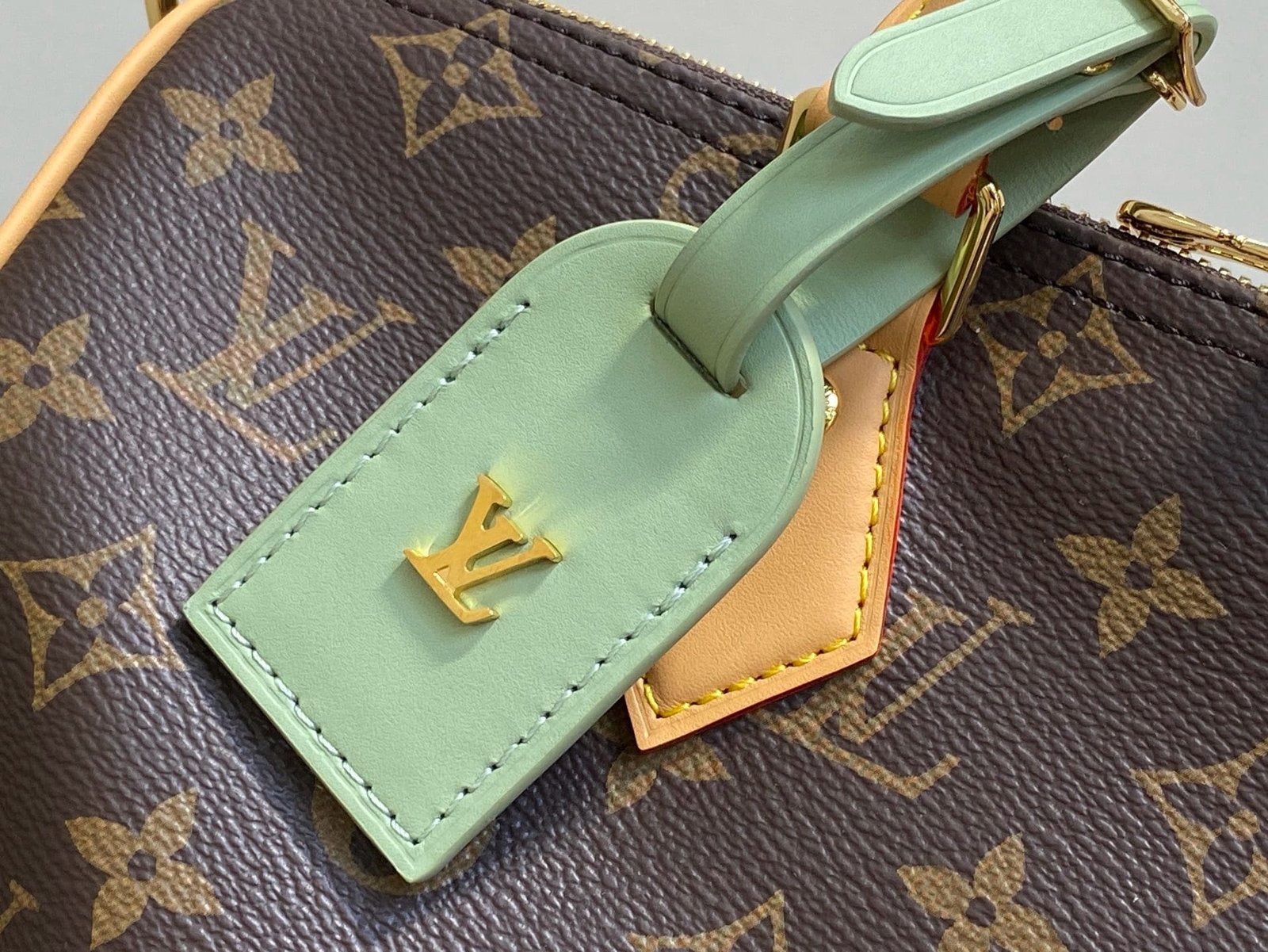 L0vis Vvtt0n M15107 Speedy Soft 30 Lucky