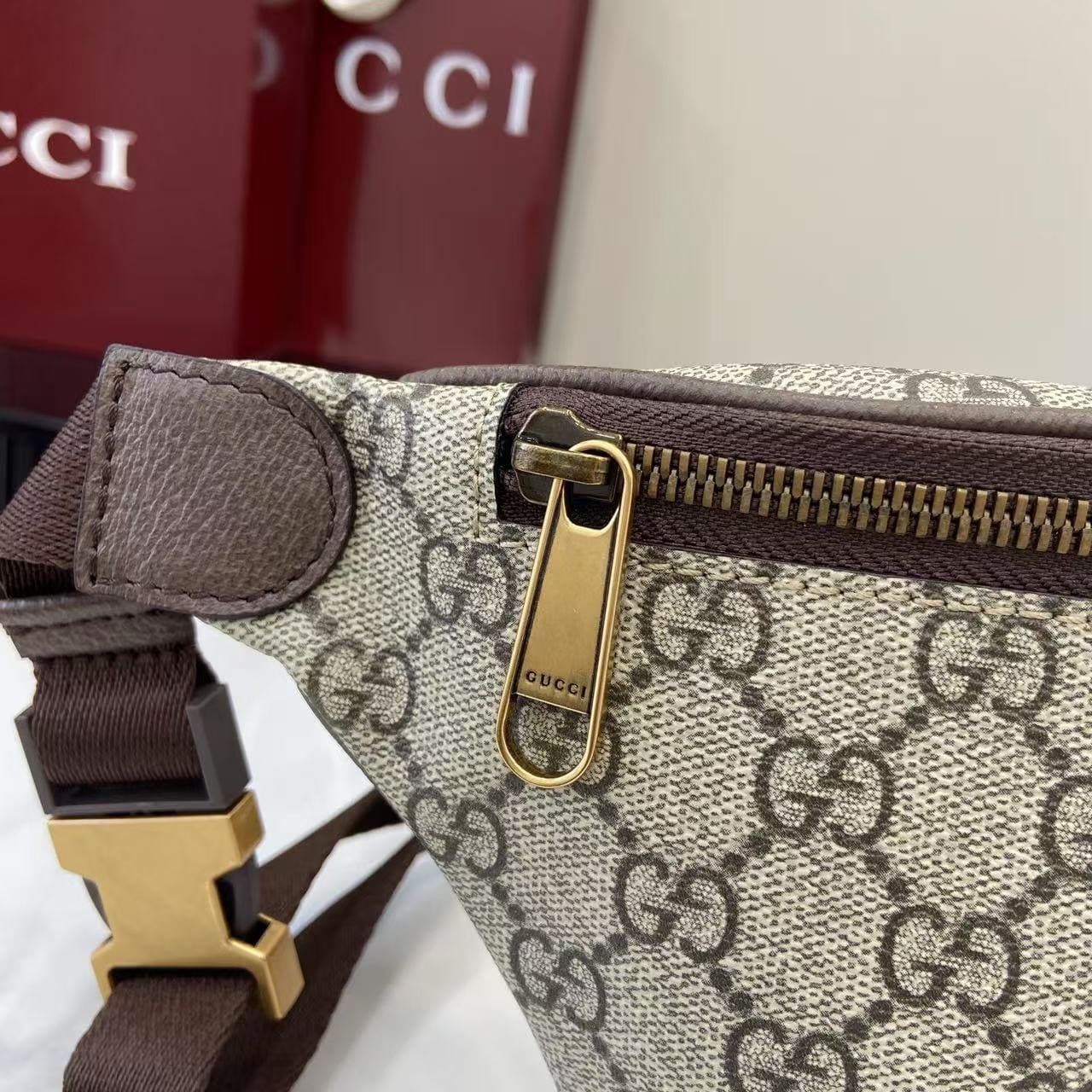 Gvc*1 Ophidia small belt bag