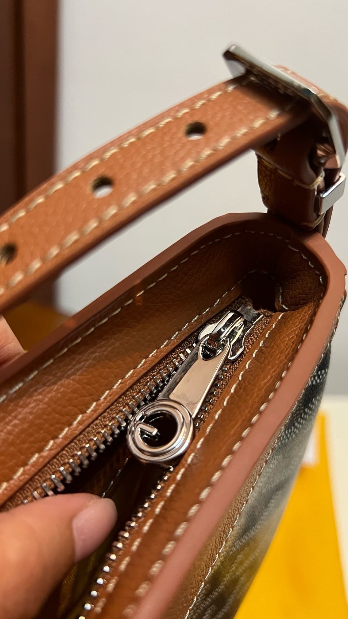 G09ard Hirondelle bag